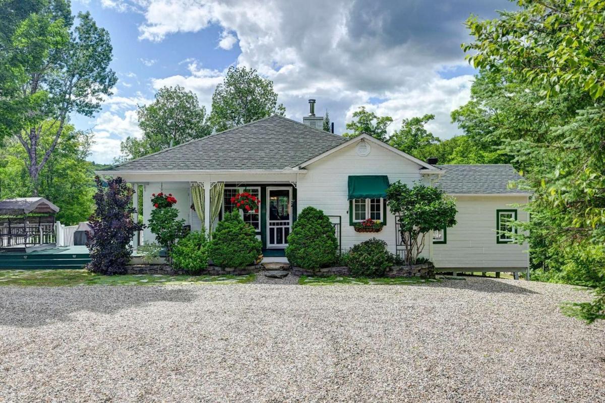 Casa Carpe - Lakefront Property, Fireplace And Spa Villa Saint-Remi-d'Amherst Exterior photo